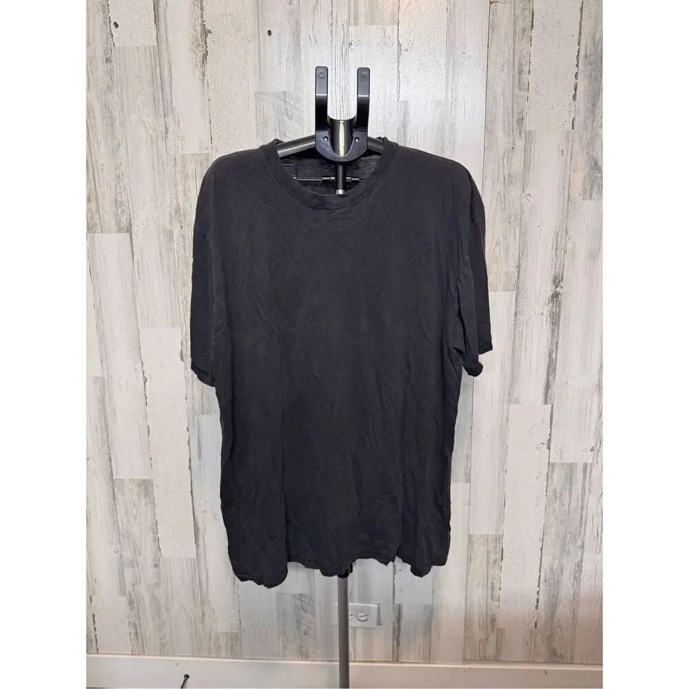 Men’s black tshirt size 3XL